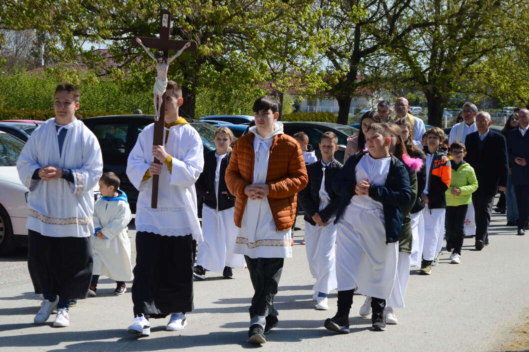 Procesija na Uskrsni ponedjeljak u Župi Močile