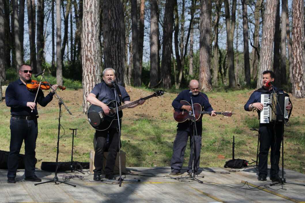 Tamburaški sastav Dravski Pajdaši