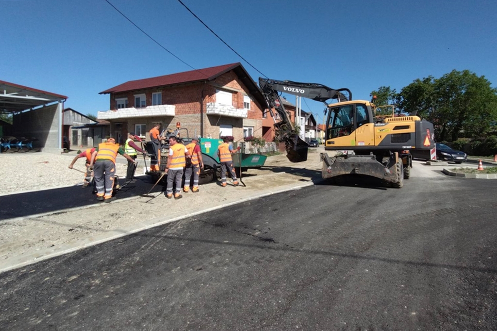 Radovi na izgradnji kružnog toka u Dubovici