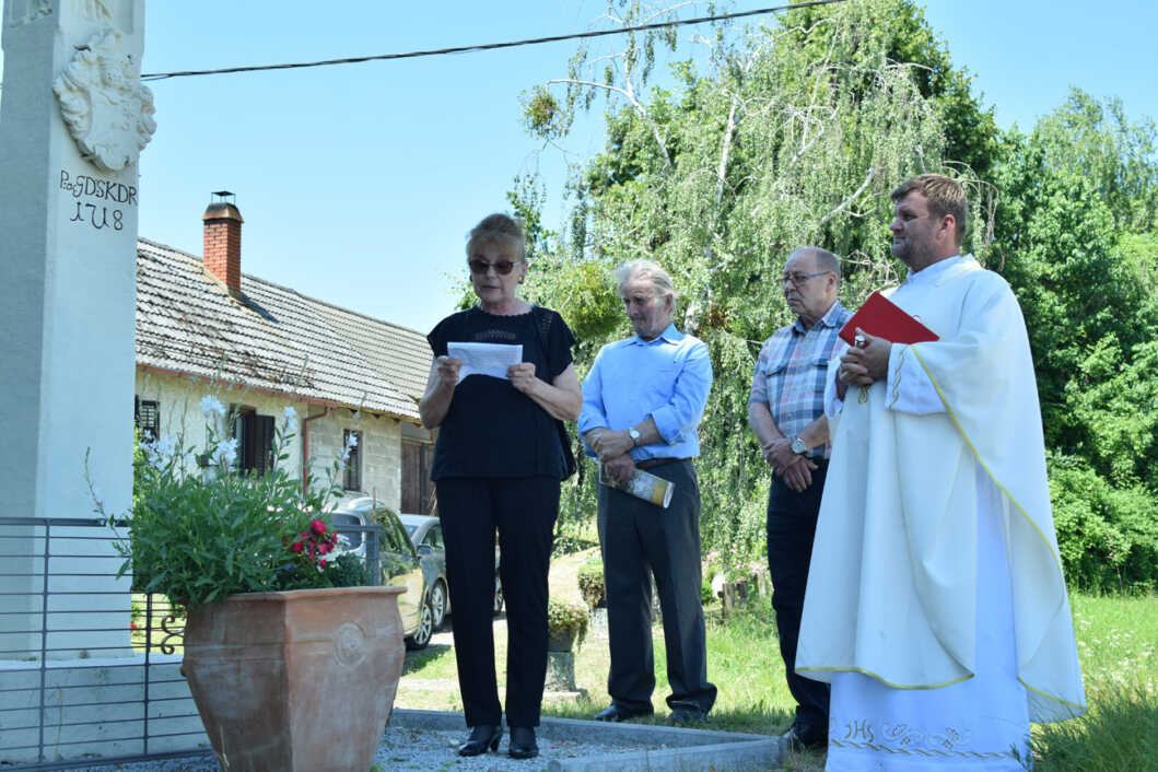 Blagoslov pila Presvetog Trojstva u Cvetkovcu