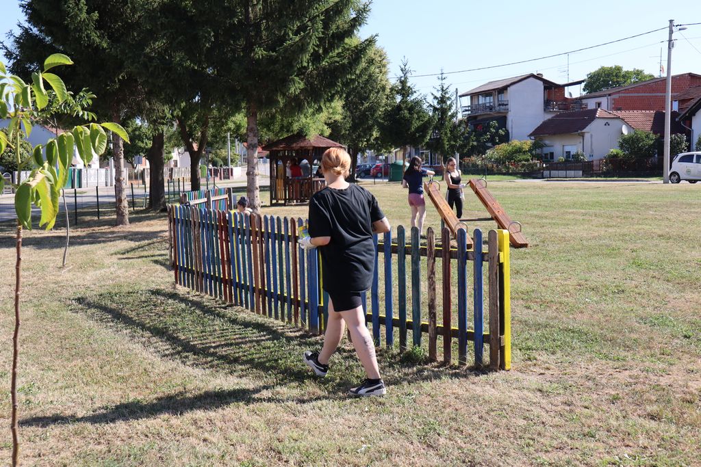 Studentice uredile dječje igralište u Omladinskoj ulici u Koprivnici