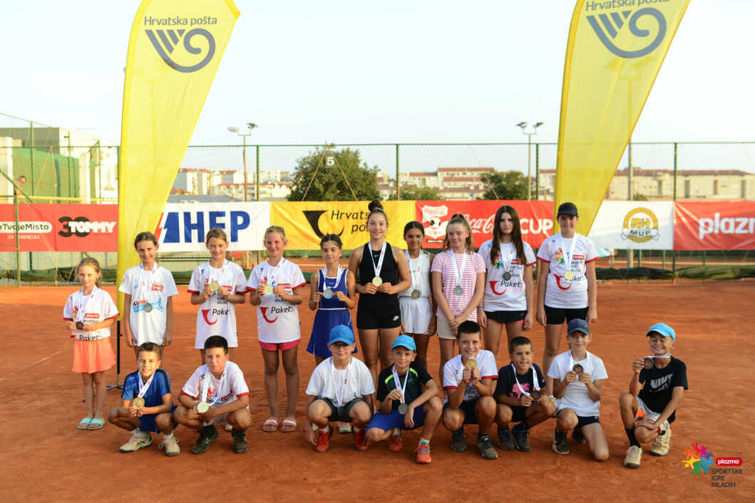 Mladi tenisači