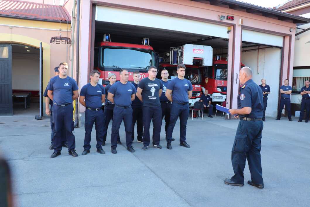 Podravsko-prigorski vatrogasci otišli pomagati kolegama na šibenskom području u gašenju užasnog požara
