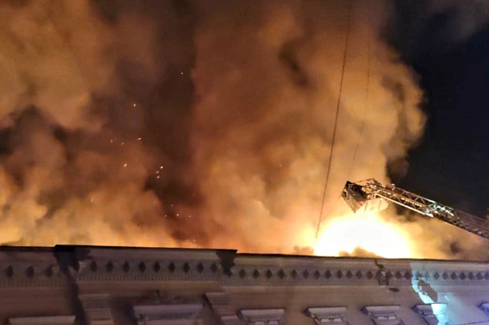 Požar krovišta dviju zgrada u Zagrebu