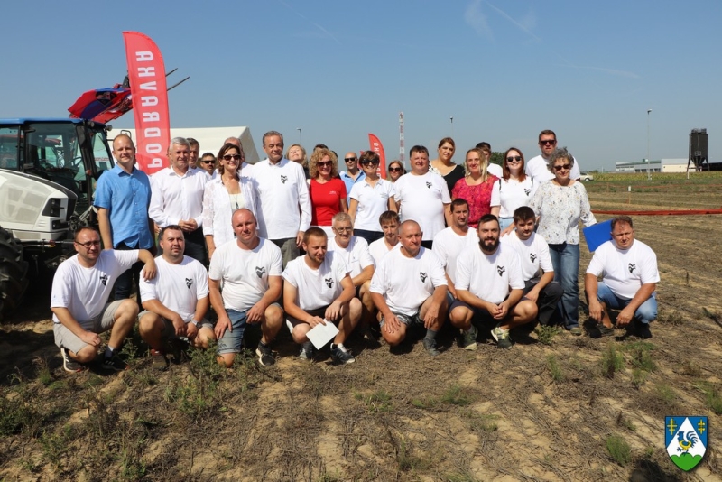 Natjecatelji i organizatori na 20. natjecanju orača Koprivničko-križevačke županije