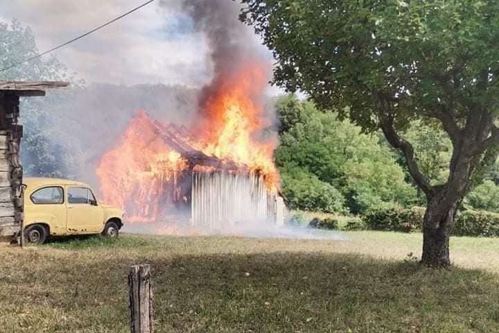 Požar drvenog objekta u Straži Krapinskoj