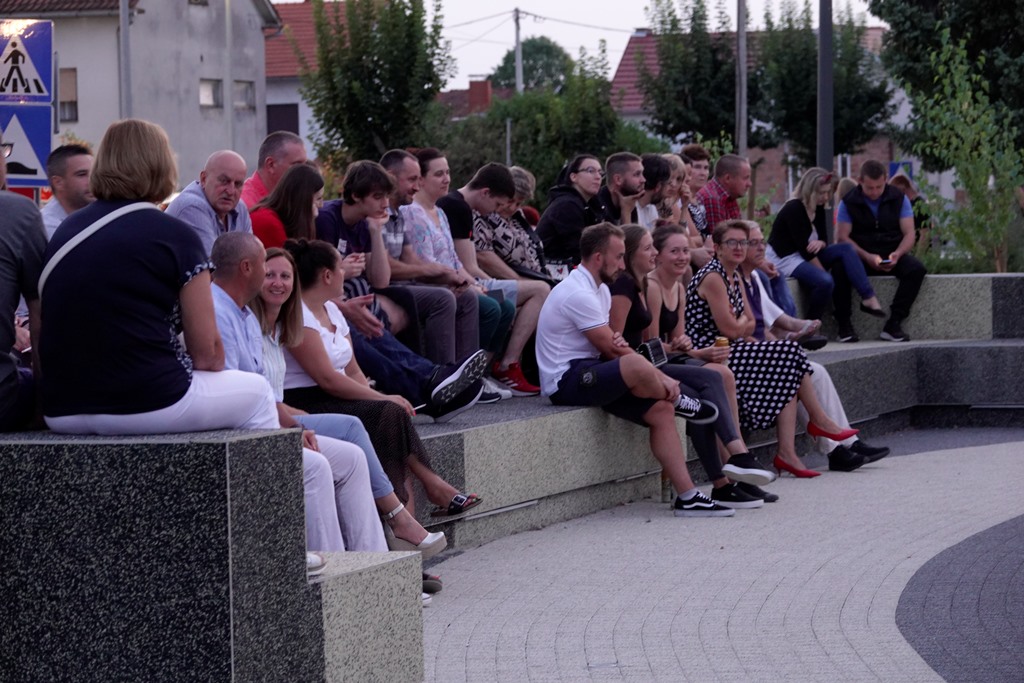 Brojna publika na stand up-u Jana Kerekeša