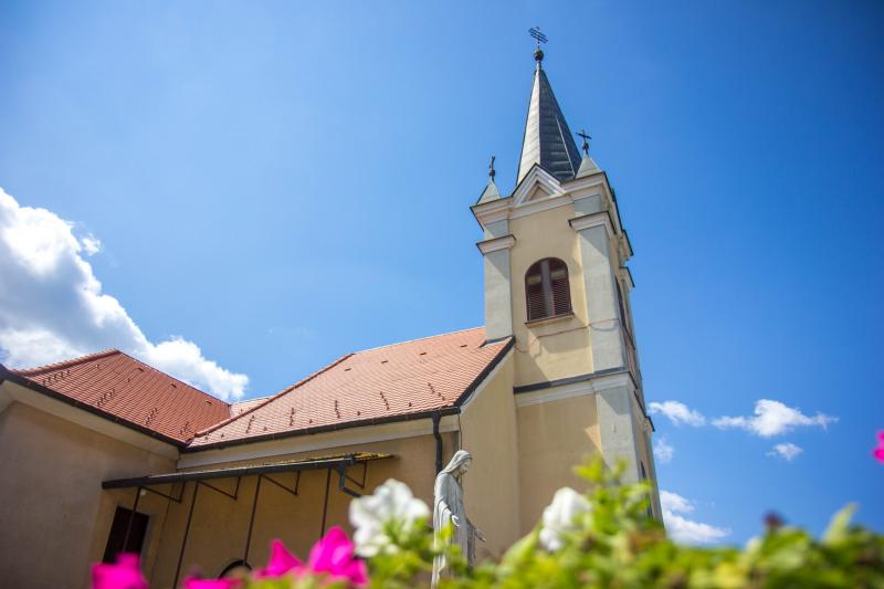 Crkva u Pribislavcu