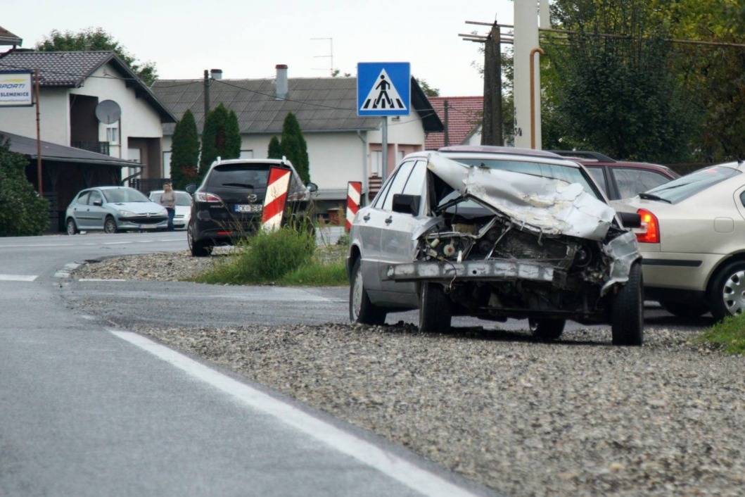 Prometna nesreća u Slemenicama
