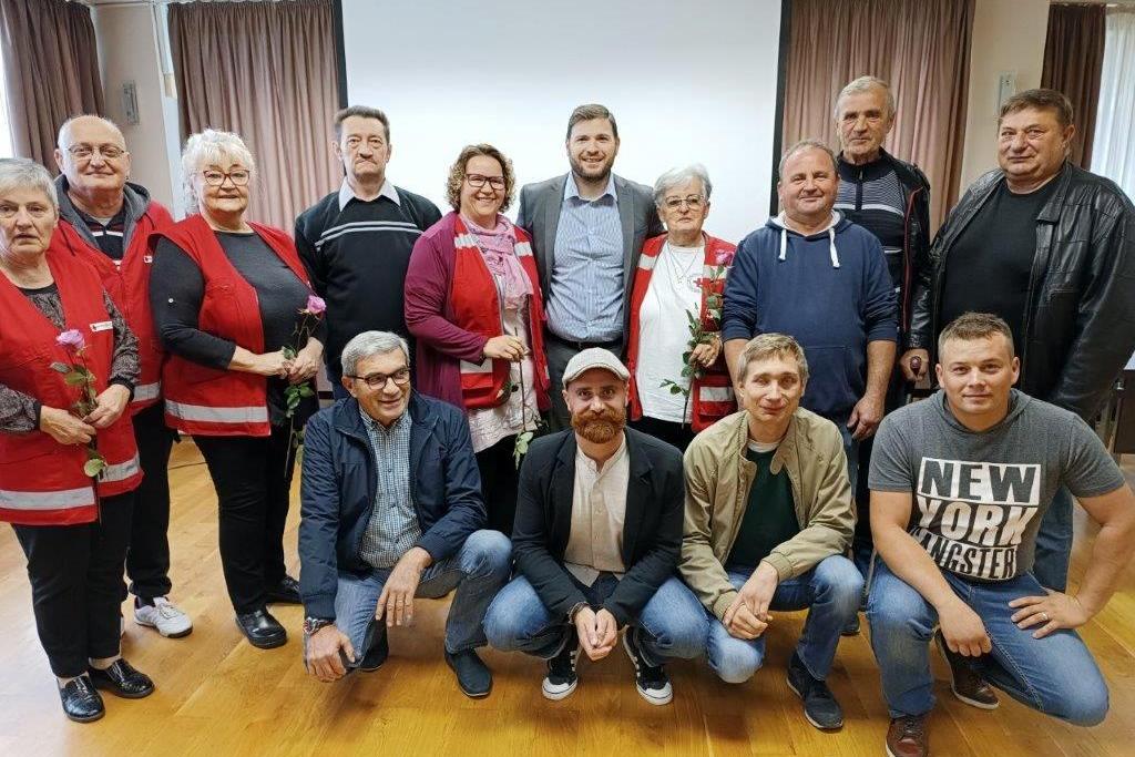 Načelnik Magdić s vrijednim volonterima Crvenog križa i dobrovoljnim darivateljima krvi