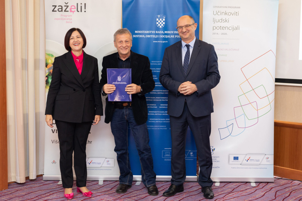 Načelnik Zdravko Brljek - Brčo (u sredini) nije skrivao zadovoljstvo novim odobrenim projektom