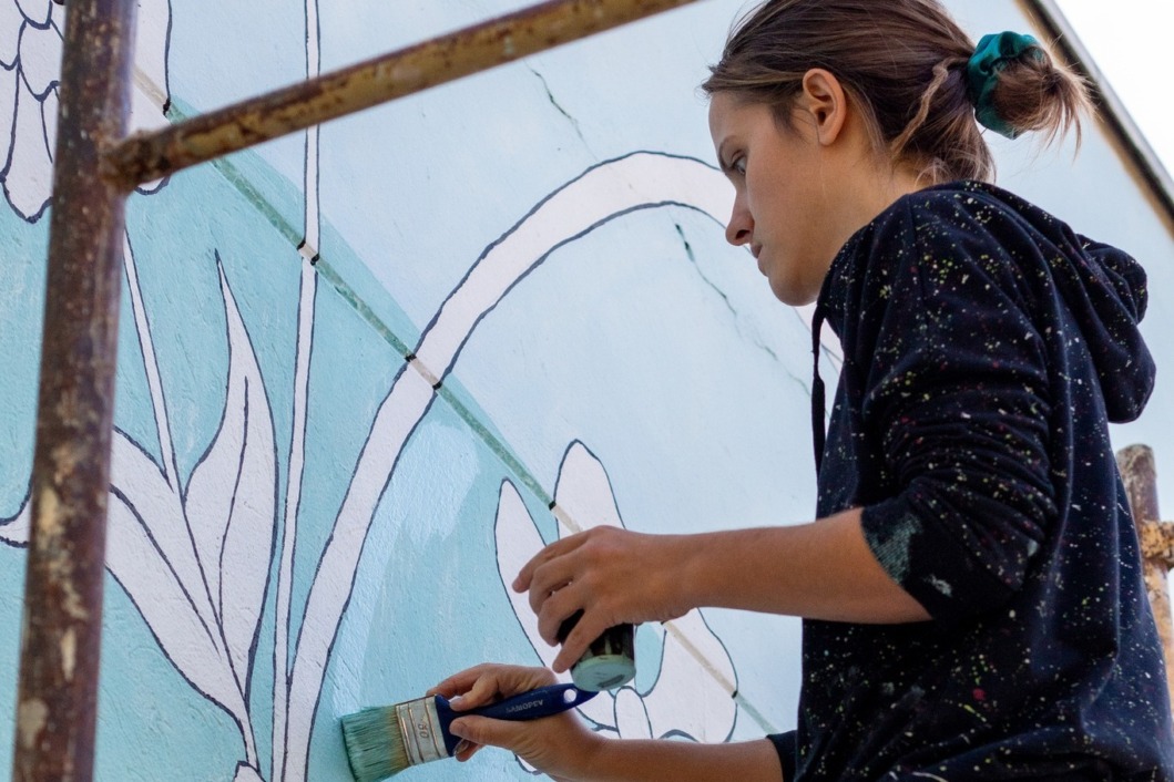 Mlada koprivnička umjetnica Kristina Ogrinec izrađuje mural