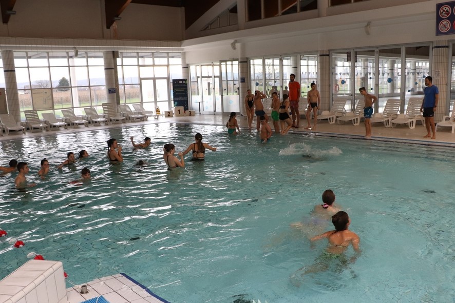 Škola plivanja na Bazenima Cerine u Koprivnici