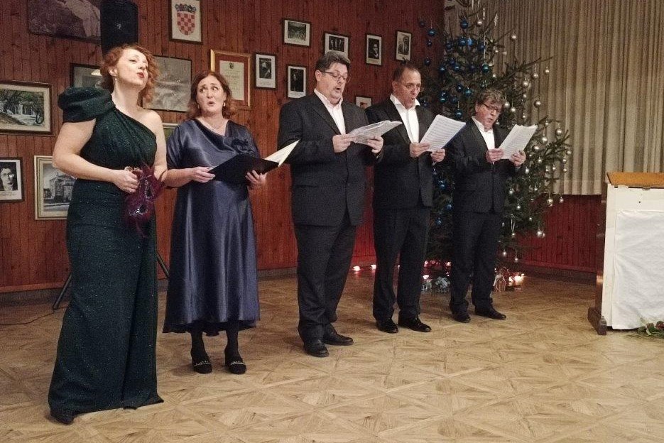 Božićni koncert u čast Milki Trnini