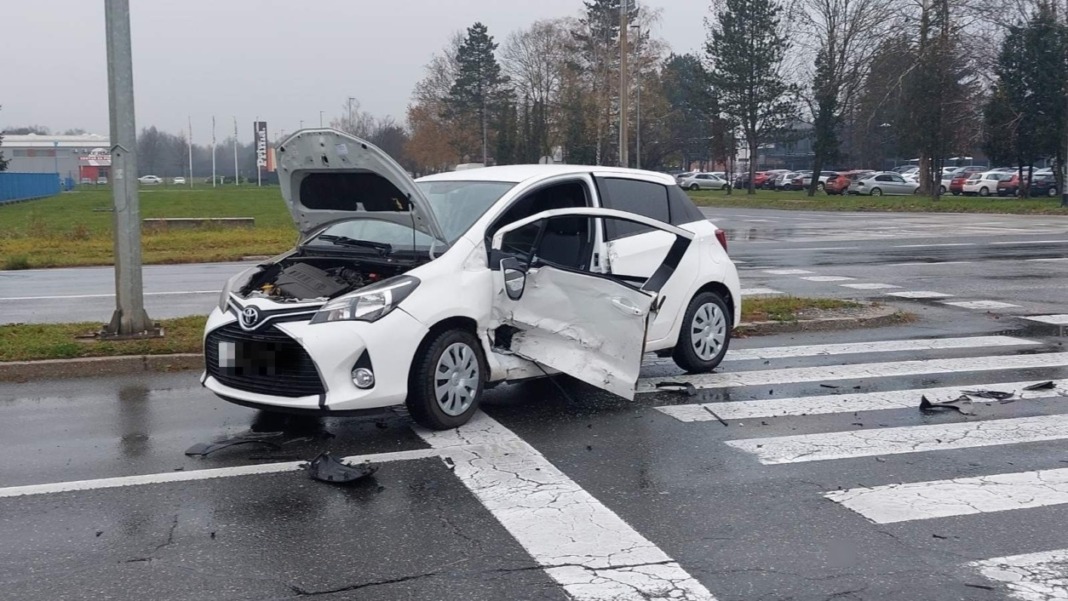 Slupani automobil nakon nesreće