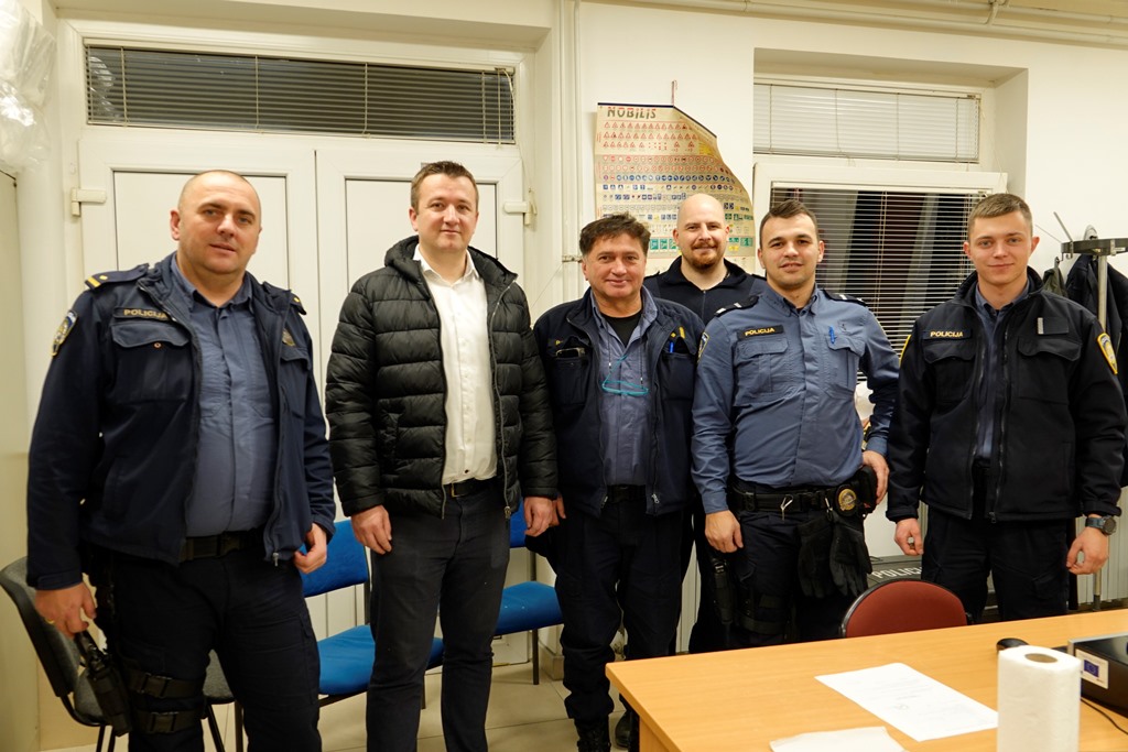 Đurđevački gradonačelnik Hrvoje Janči s djelatnicima policije