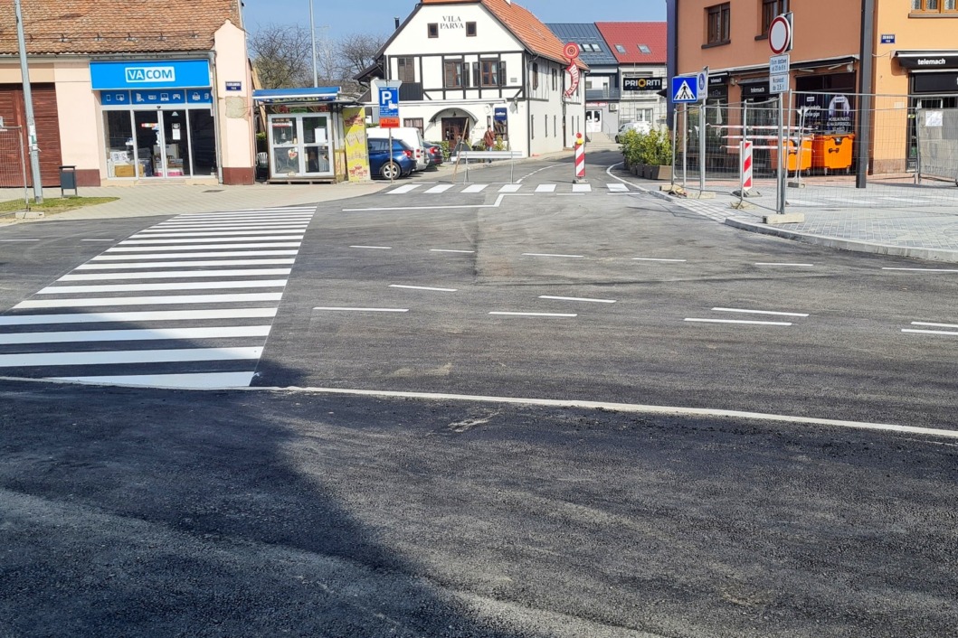 Asfaltirana cesta u središtu Koprivnice