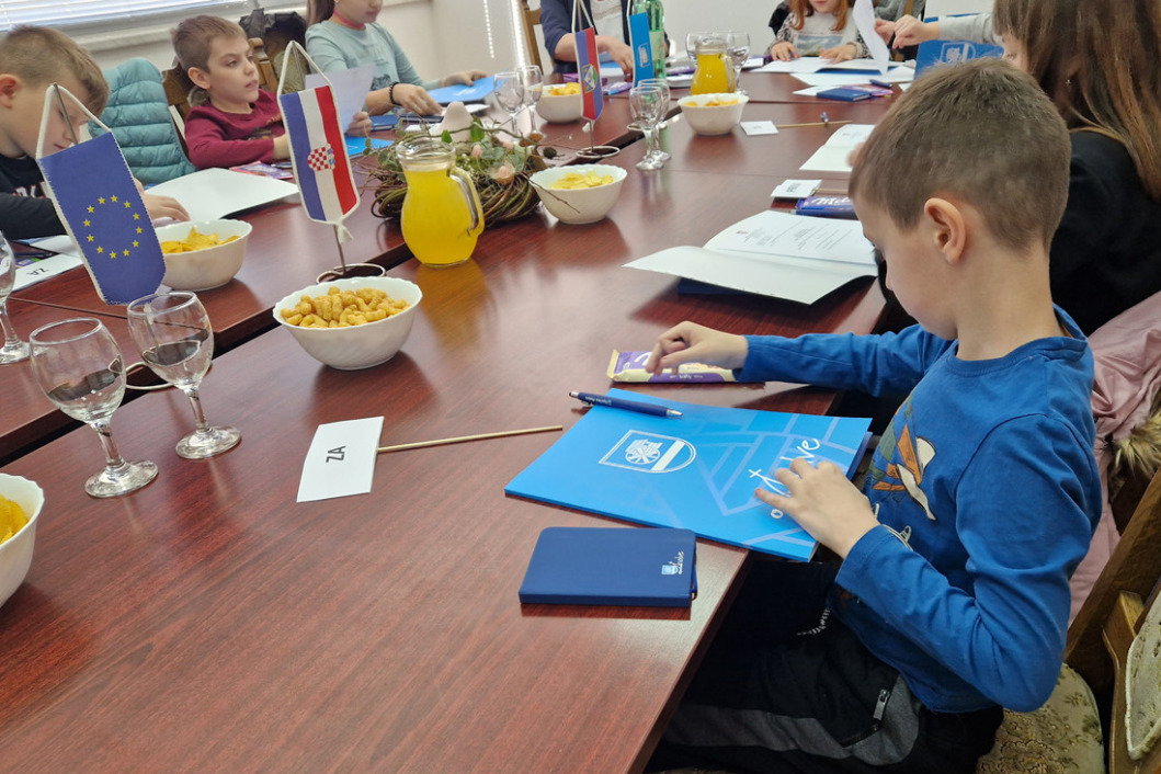 Osnovnoškolci posjetili načelnika Zdravka Ivančana