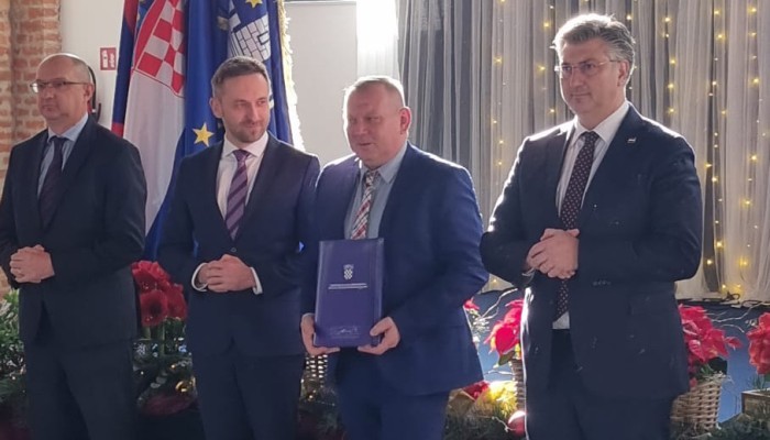 Načelnik Općine Kloštar Podravski Siniša Pavlović na potpisivanju ugovora za izgradnju novih vrtićkih kapaciteta
