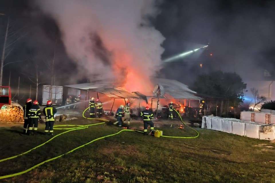 Požar u poslovnom prostoru poduzeća u Vrbišnici