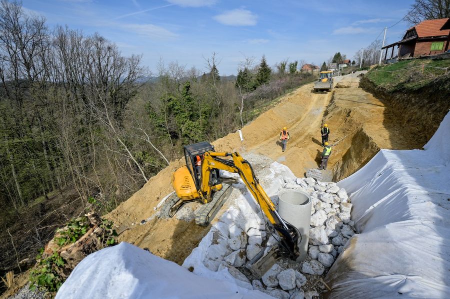 Radovi na sanaciji klizišta
