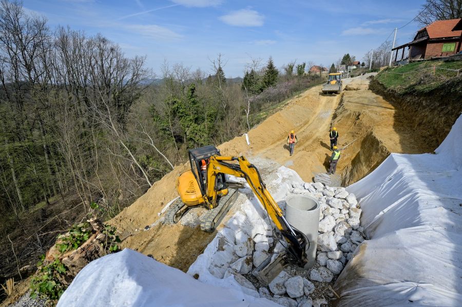 Radovi na sanaciji klizišta