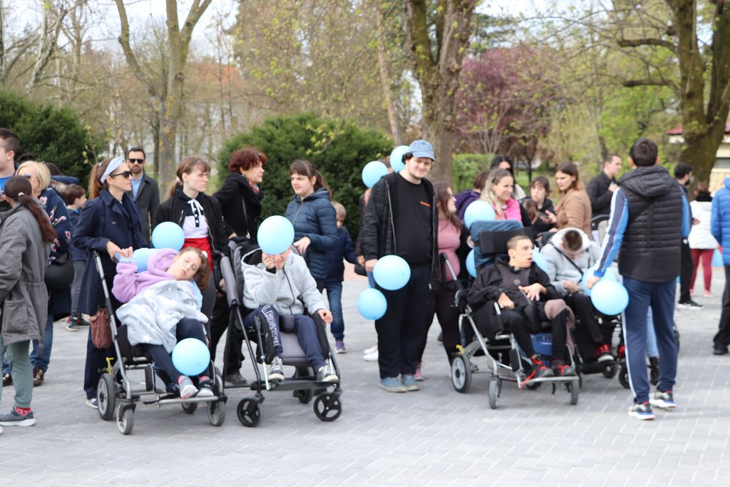 Svjetski dan svjesnosti o autizmu na koprivničkom Zrinskom trgu