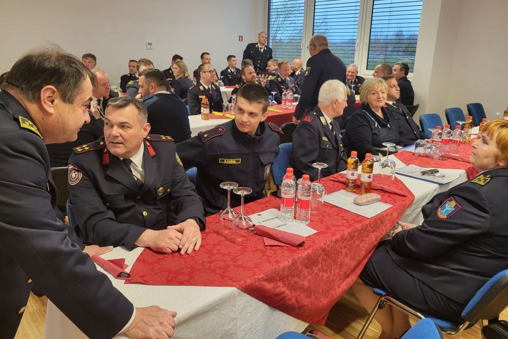 Koprivnički vatrogasci na izbornoj skupštini slovenske Gasilske zveze Domžale