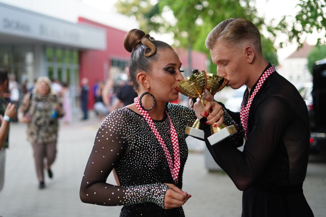 Slavlje pobjede na plesnom natjecanju u Koprivnici