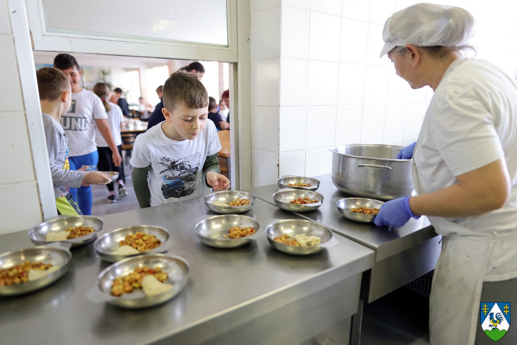 Učenici u županijskim školama imaju tople i zdrave obroke