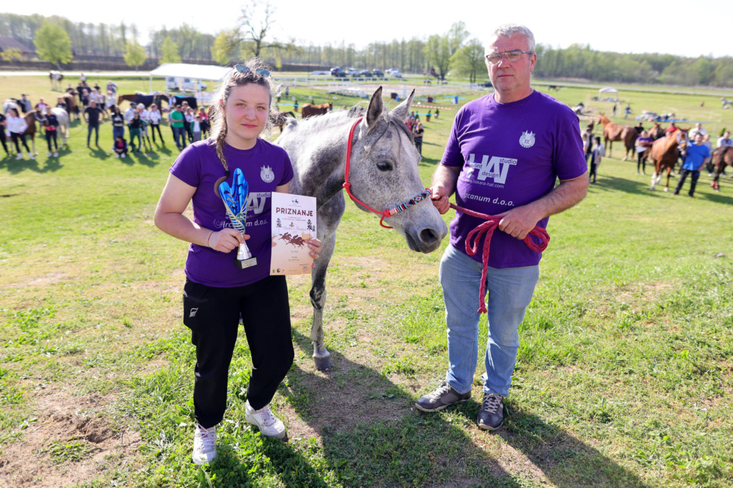 Natjecatelji daljinskog jahanja u Đurđevcu