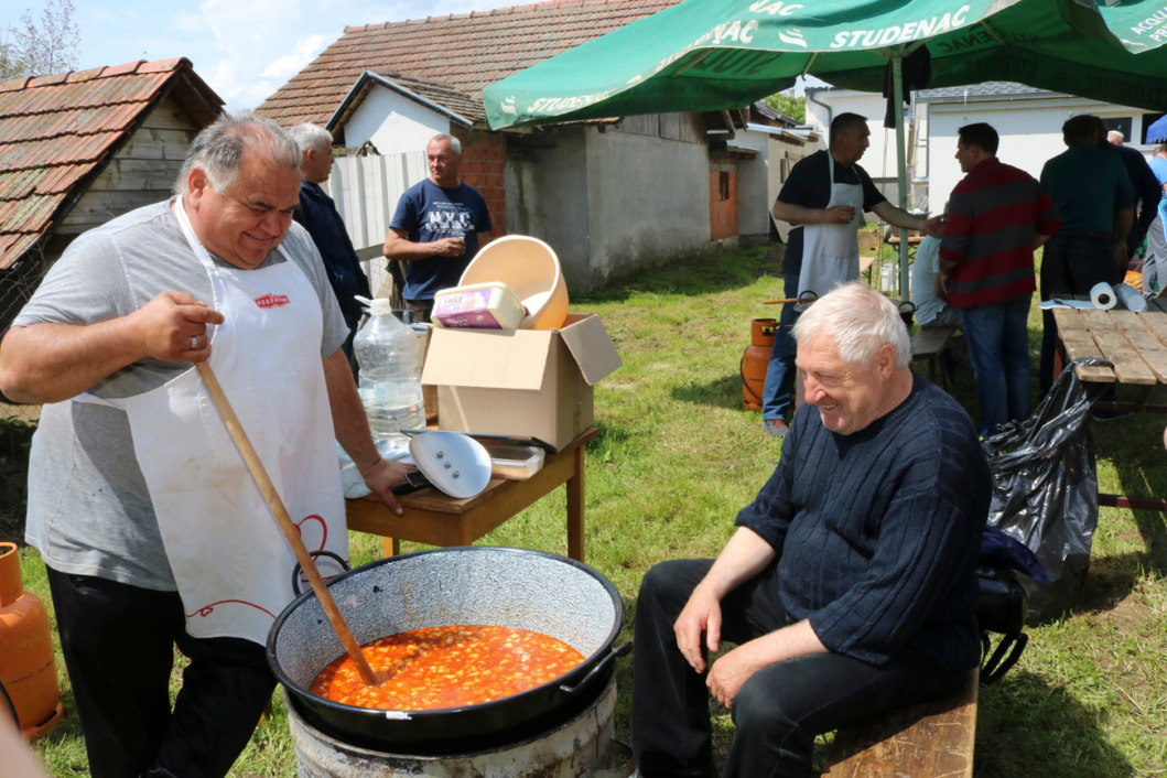 Tradicionalno spremanje graha i paprikaša za Praznik rada i Dan Općine Rasinja