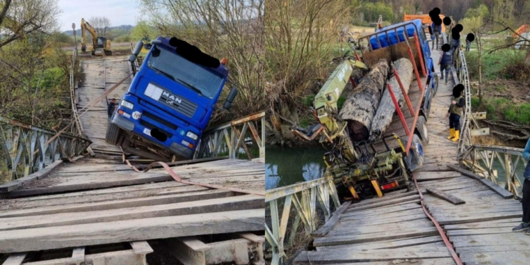 Kamion je propao kroz stari most