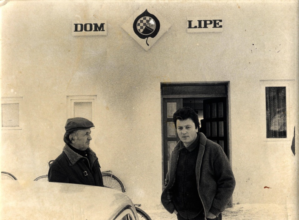 Zvonko Sigetić izradio je i logotip kluba NK Lipa Hlebine - na slici s ocem Franjom Sigetićem