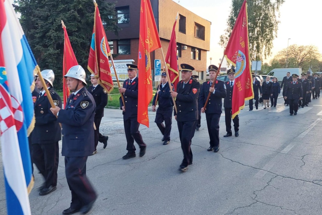 Svečani mimohod đurđevačkih vatrogasaca povodom blagdana svetog Florijana