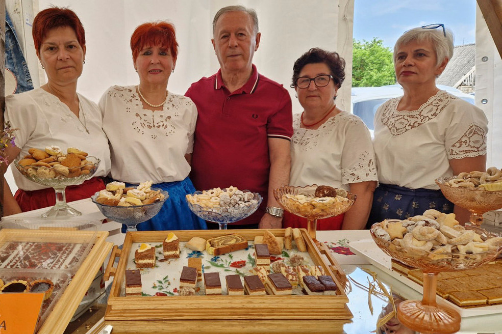 Članice Društva žena na Virovskoj prkačijadi