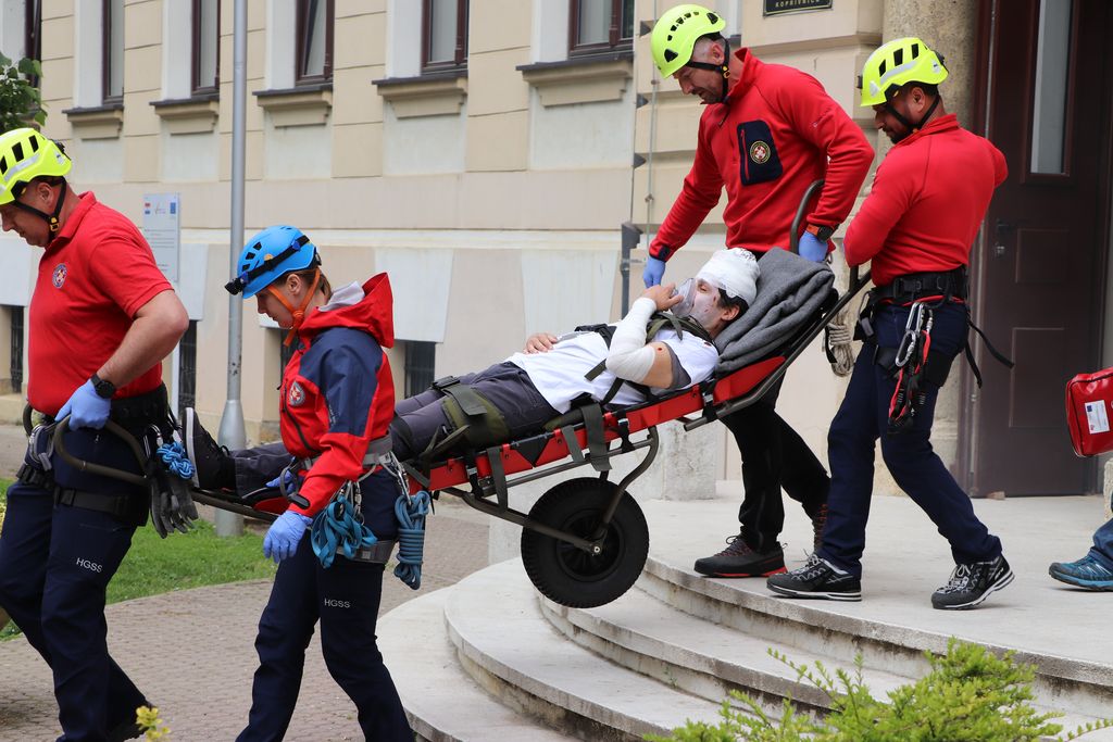 Vježba evakuacije u OŠ Antun Nemčić Gostovinski