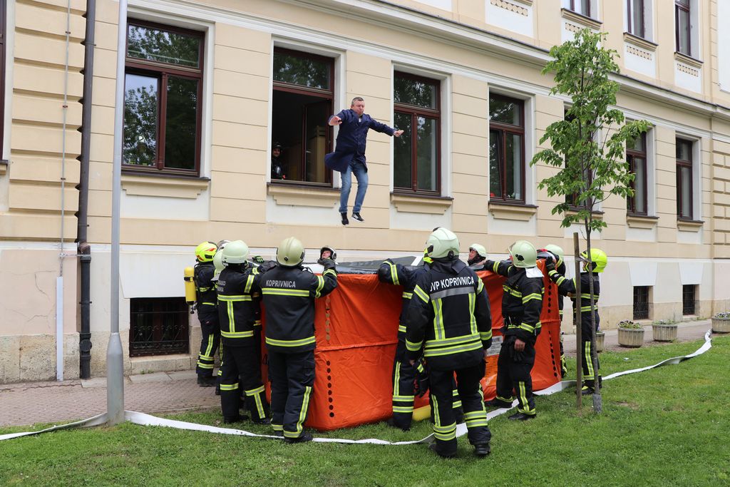 Vježba evakuacije u OŠ Antun Nemčić Gostovinski