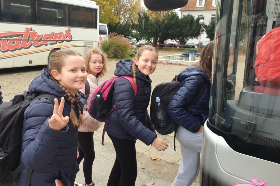 Vožnja autobusom najpovoljnija je opcija putovanja za školarce