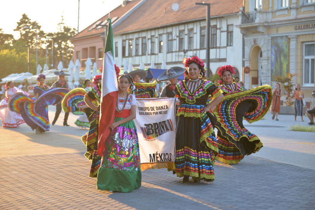 Međunarodni festival folklora 'Iz bakine škrinje' u Koprivnici