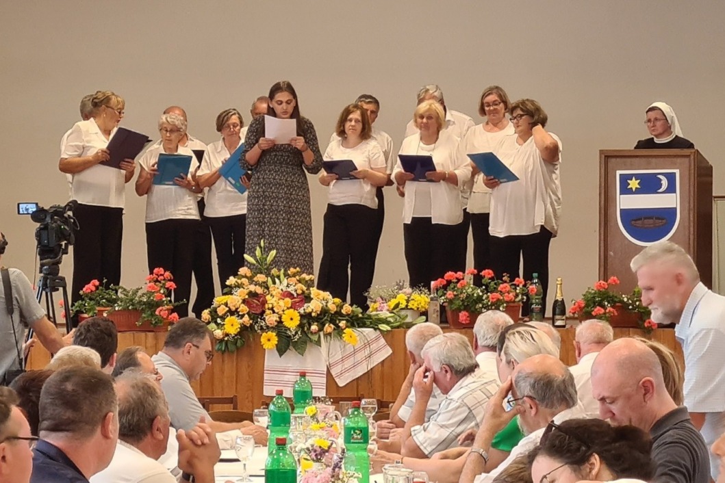 Zlatni svećenički jubilej mons. Josipa Đurkana u Legradu