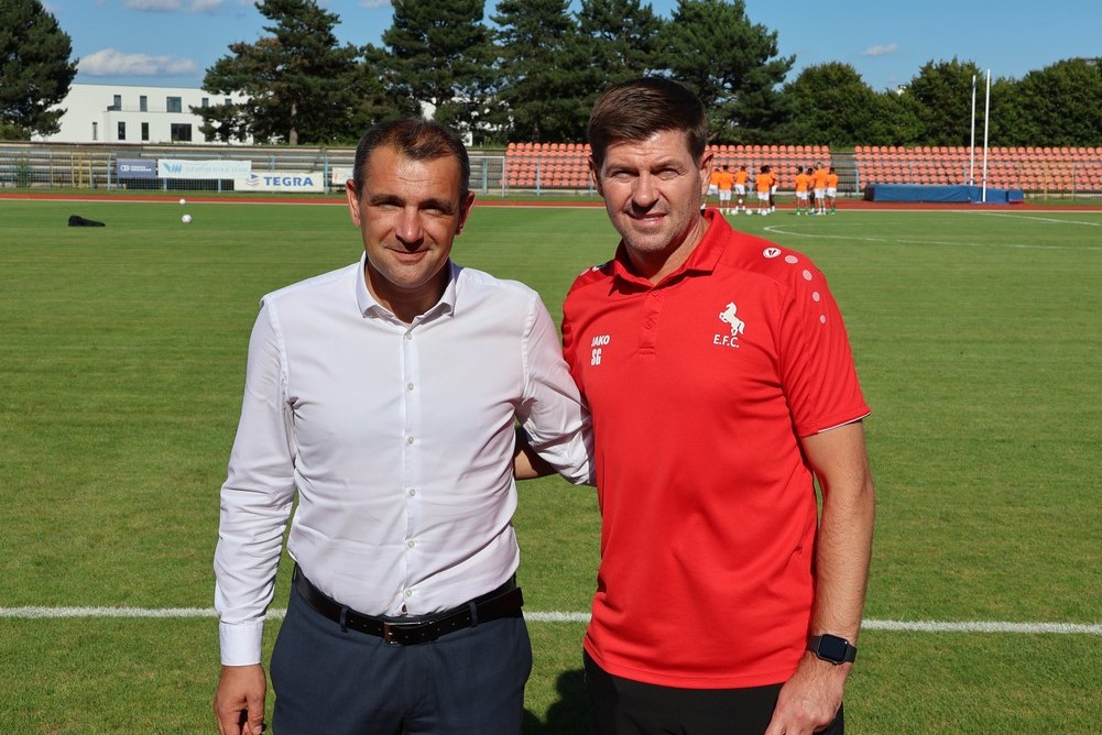 Matija Posavec i Steven Gerrard