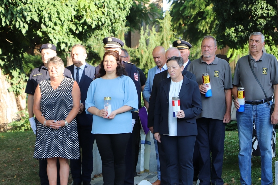 Polaganje vijenaca kod Spomenika hrvatskoj slobodi za branitelje iz Domovinskog rata