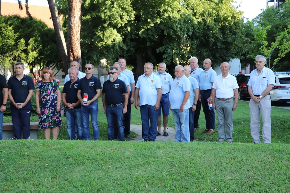 Polaganje vijenaca kod Spomenika hrvatskoj slobodi za branitelje iz Domovinskog rata