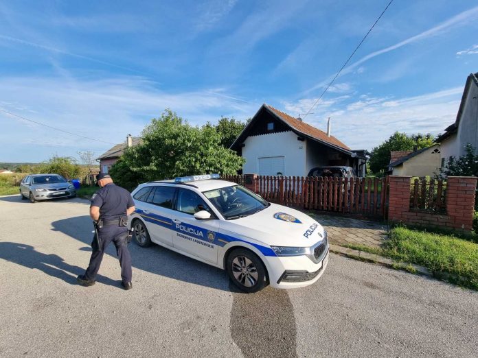 Policija ispred kuće osumnjičenog