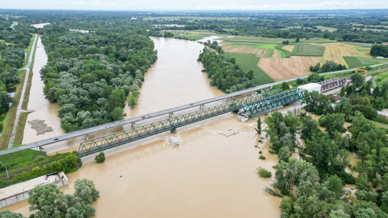 Rijeka Drava na Botovu ide prema rekordnom vodostaju