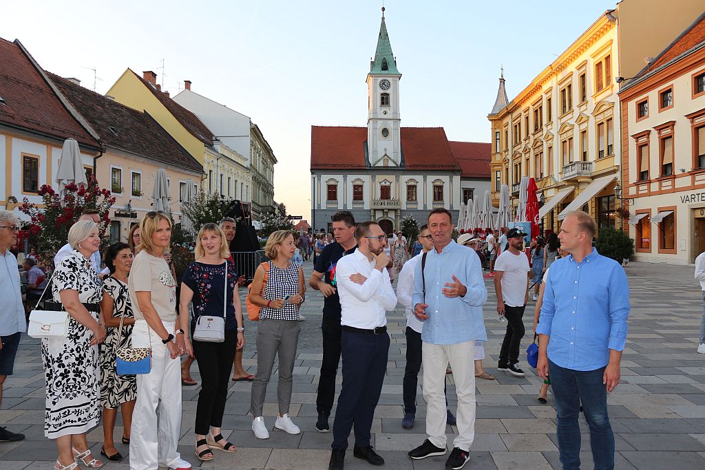 Tomislav Tomašević i Mišel Jakšić sa suradnicima obišli Špancirfest