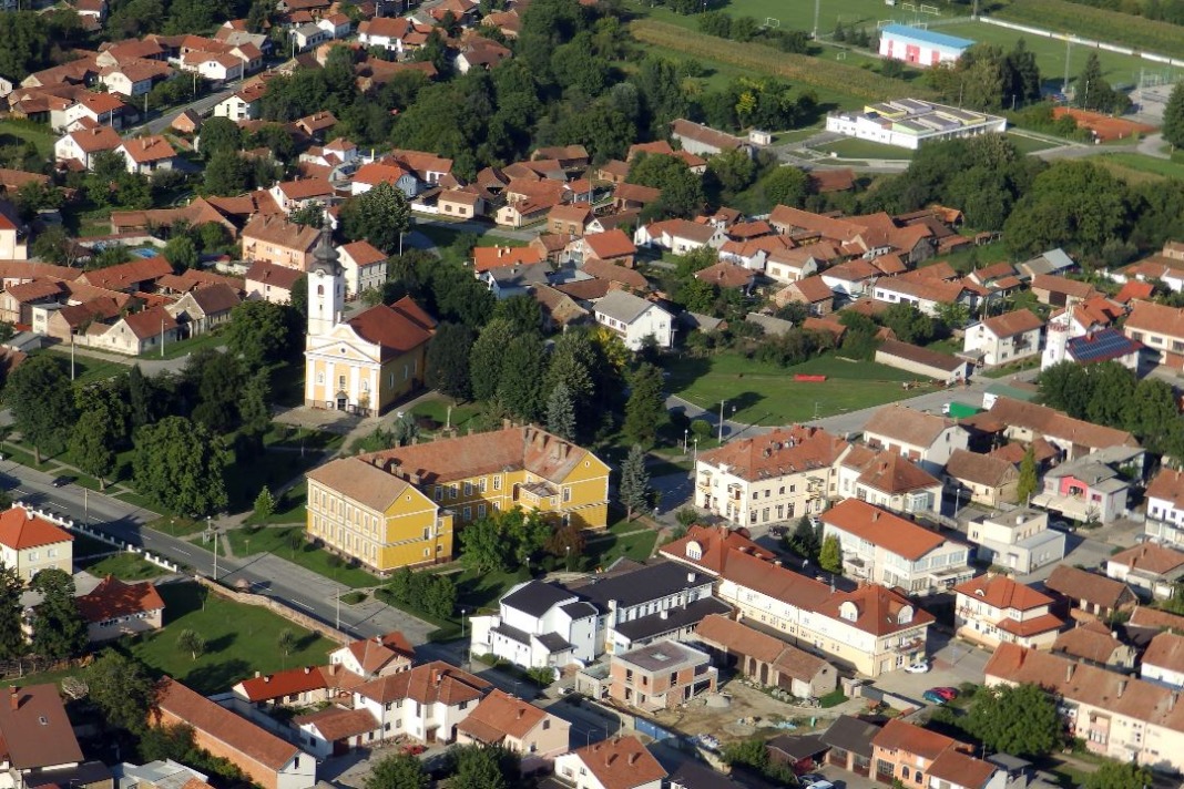 Pogled na središte Virja iz zraka