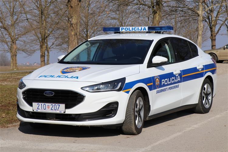 Policijski automobil