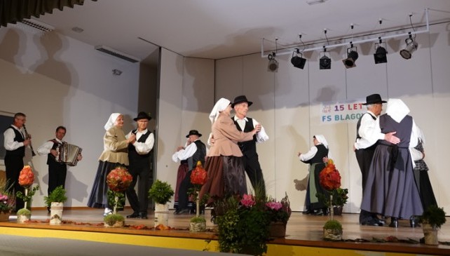 Folkloraši iz Kloštra Podravskog u Sloveniji